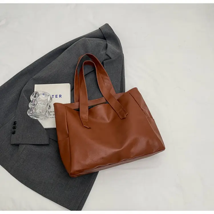 Retro Leather Tote Bag Brown Large Capacity — feature 34
