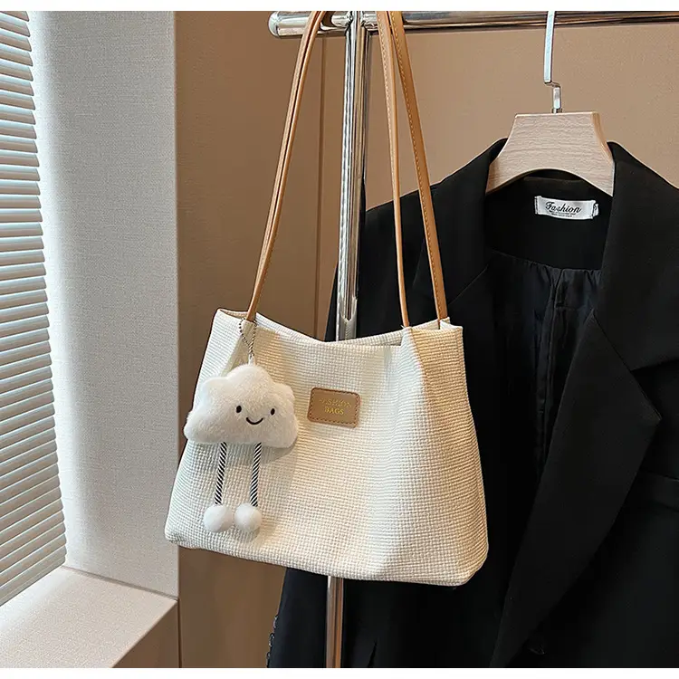 Women's Large Capacity Shoulder Bag Cream New Autumn — feature 24