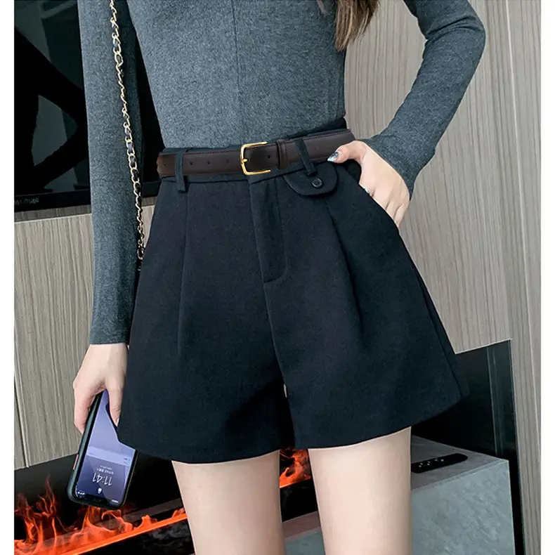 Black Leather Belt with Gold Buckle for Women - Image 8