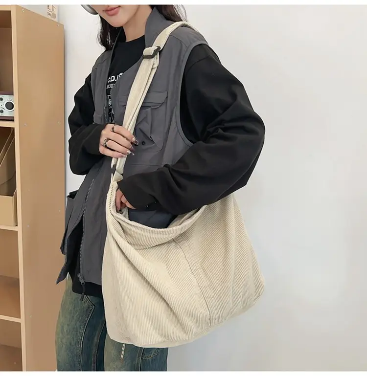 Red Velvet Shoulder Bag for Women 2024 Autumn — feature 11