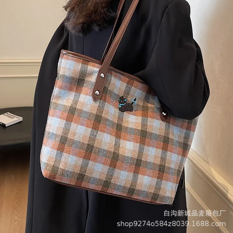 Plaid Large Commuter Bag for Women 2026 - Image 4