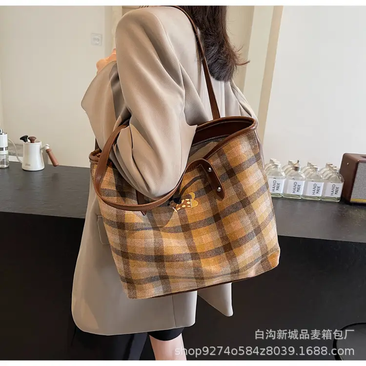 Plaid Large Commuter Bag for Women 2026 — feature 12