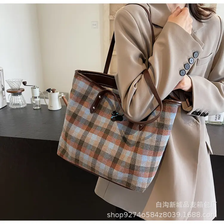 Plaid Large Commuter Bag for Women 2026 — feature 19