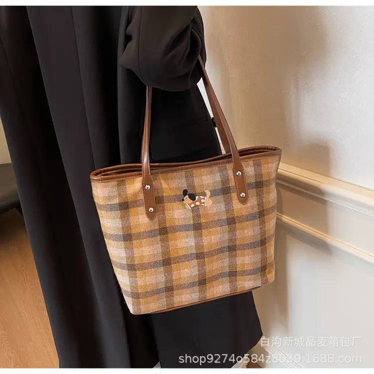 Plaid Large Commuter Bag for Women 2026 — feature 20