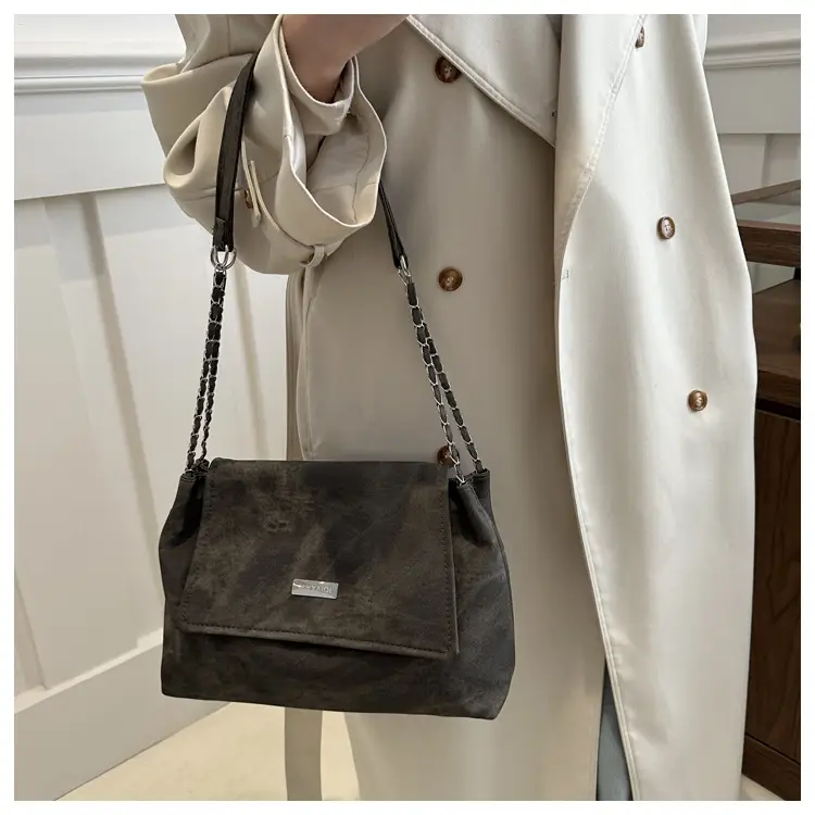 Vintage Chain Shoulder Bag Women's 2024 — feature 10