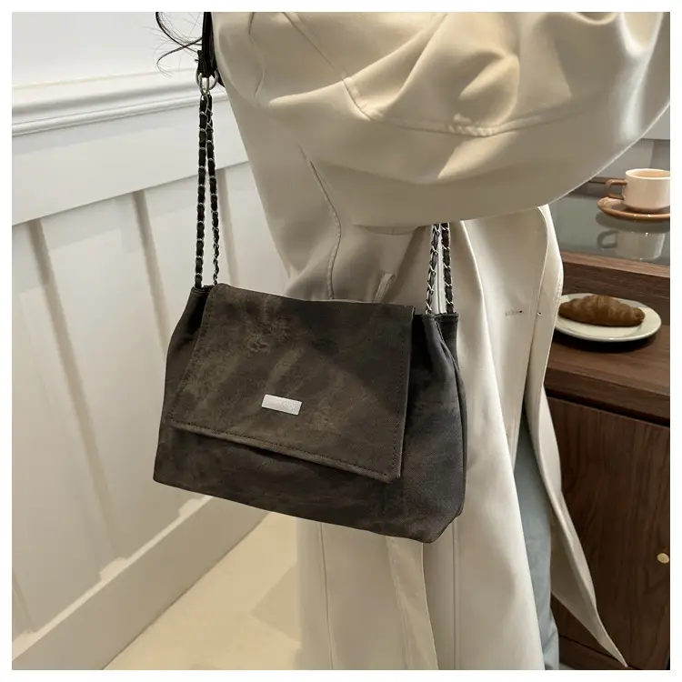 Vintage Chain Shoulder Bag Women's 2024 — feature 12