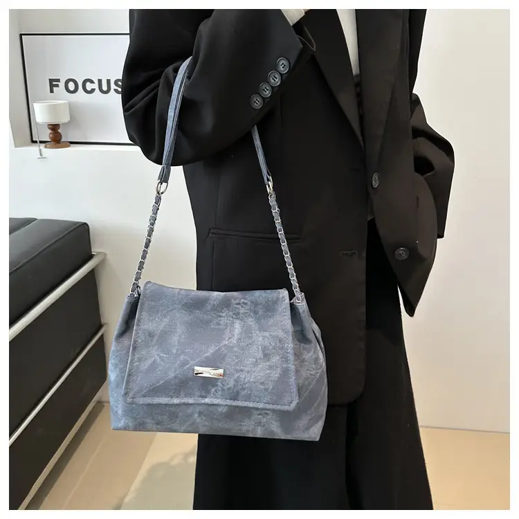 Vintage Chain Shoulder Bag Women's 2024 — feature 16