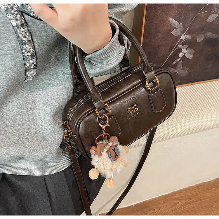 Retro Black Shoulder Bag for Women 2026 — feature 18