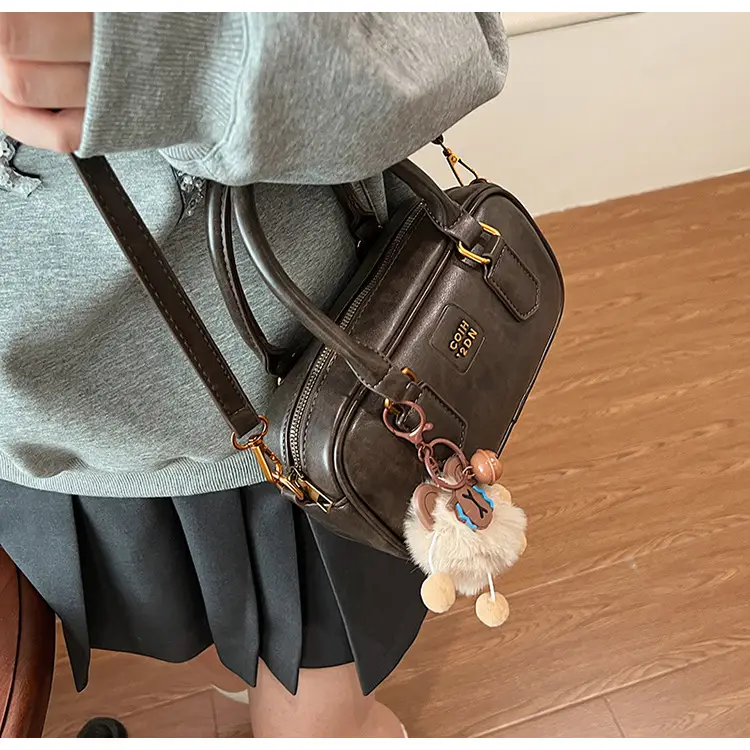 Retro Black Shoulder Bag for Women 2026 — feature 21
