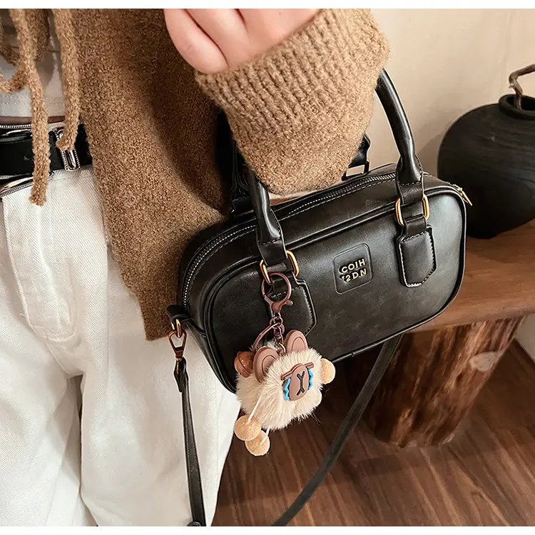 Retro Black Shoulder Bag for Women 2026 — feature 22