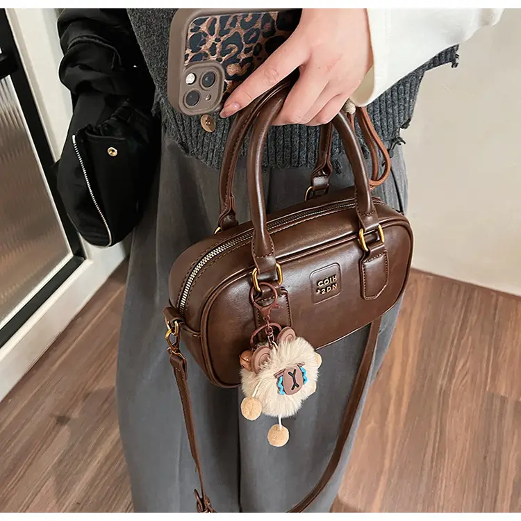 Retro Black Shoulder Bag for Women 2026 — feature 26