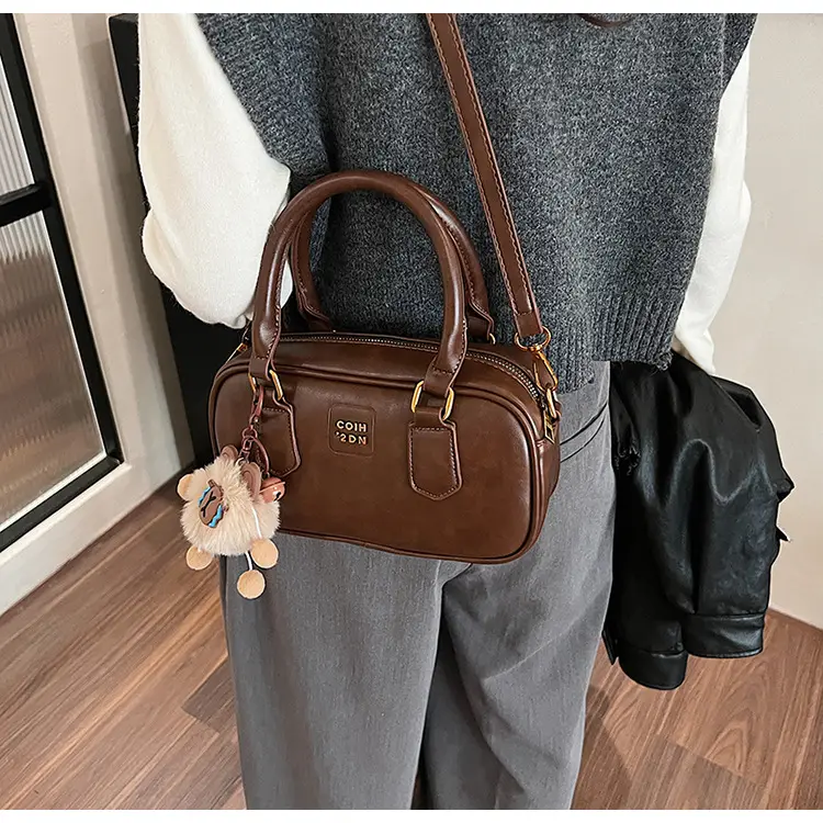 Retro Black Shoulder Bag for Women 2026 — feature 27