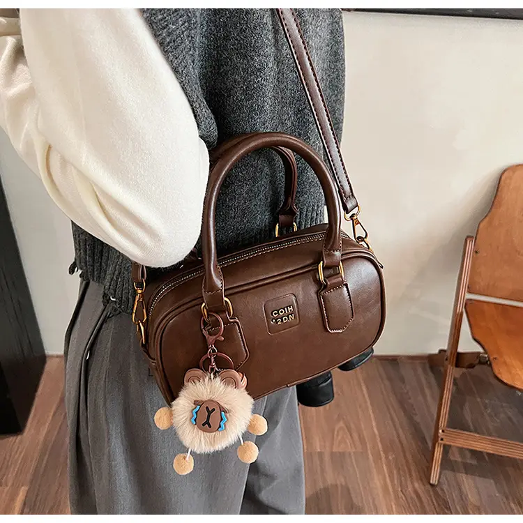 Retro Black Shoulder Bag for Women 2026 — feature 28