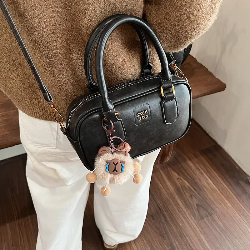 Retro Black Shoulder Bag for Women 2026