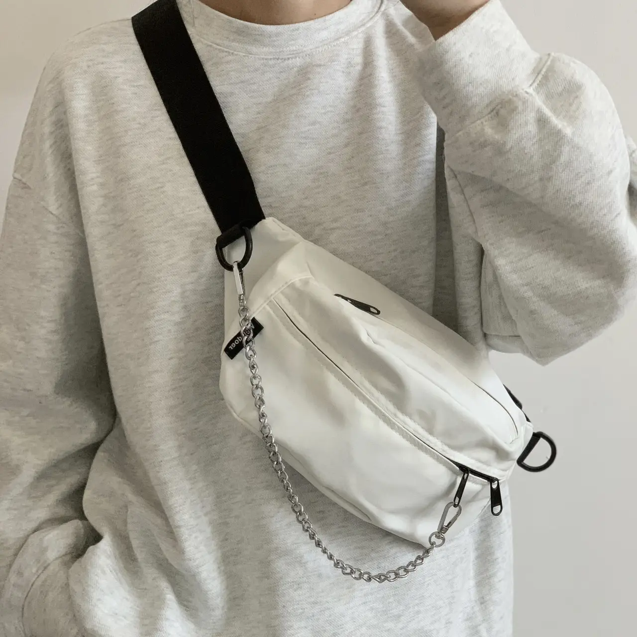 Black Korean Style Crossbody Bag with Chain Detail — feature 26