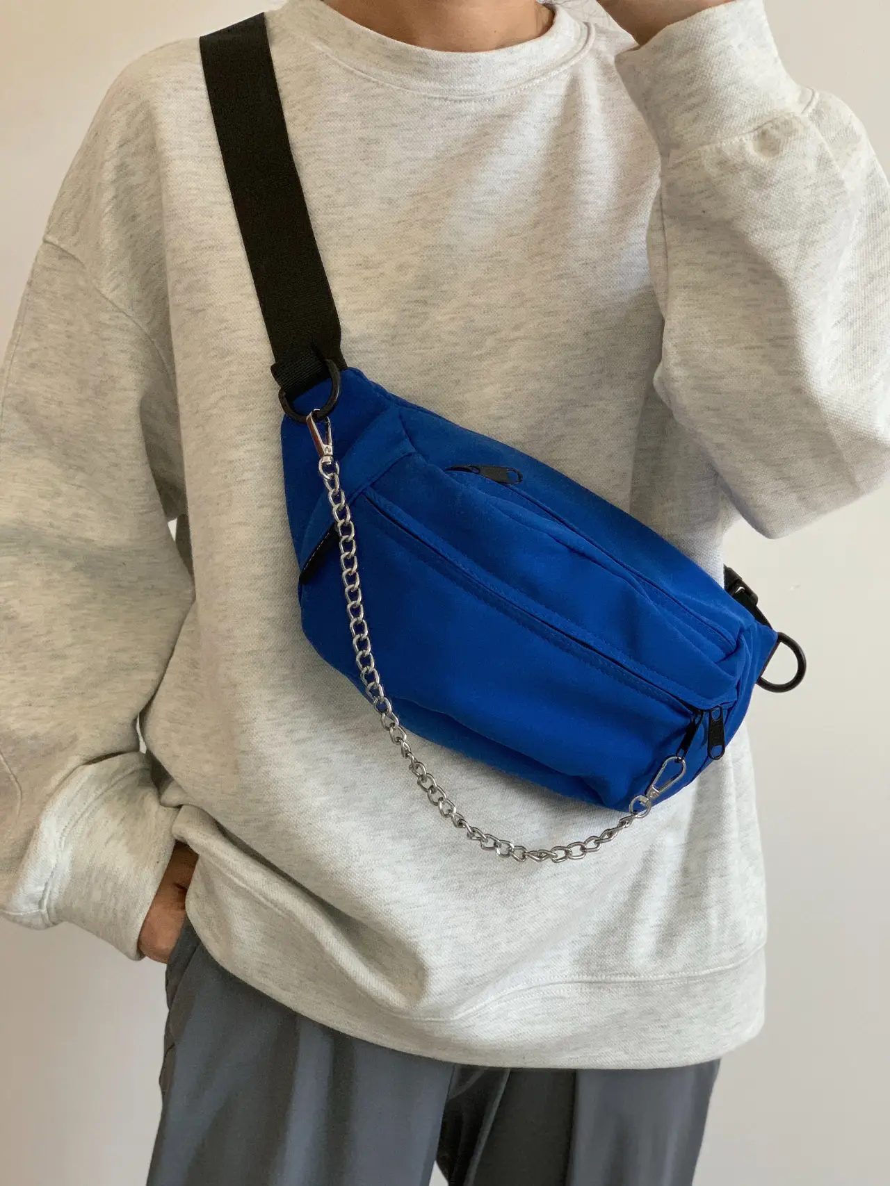 Black Korean Style Crossbody Bag with Chain Detail — feature 27