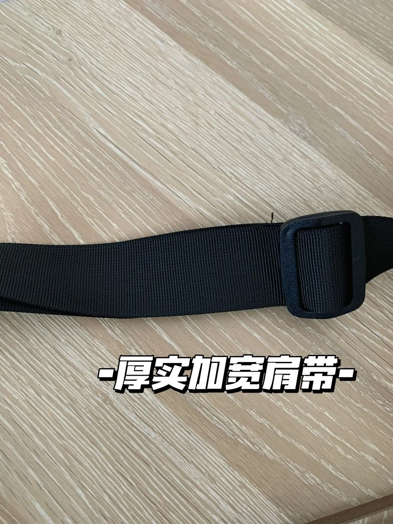 Black Korean Style Crossbody Bag with Chain Detail — feature 5