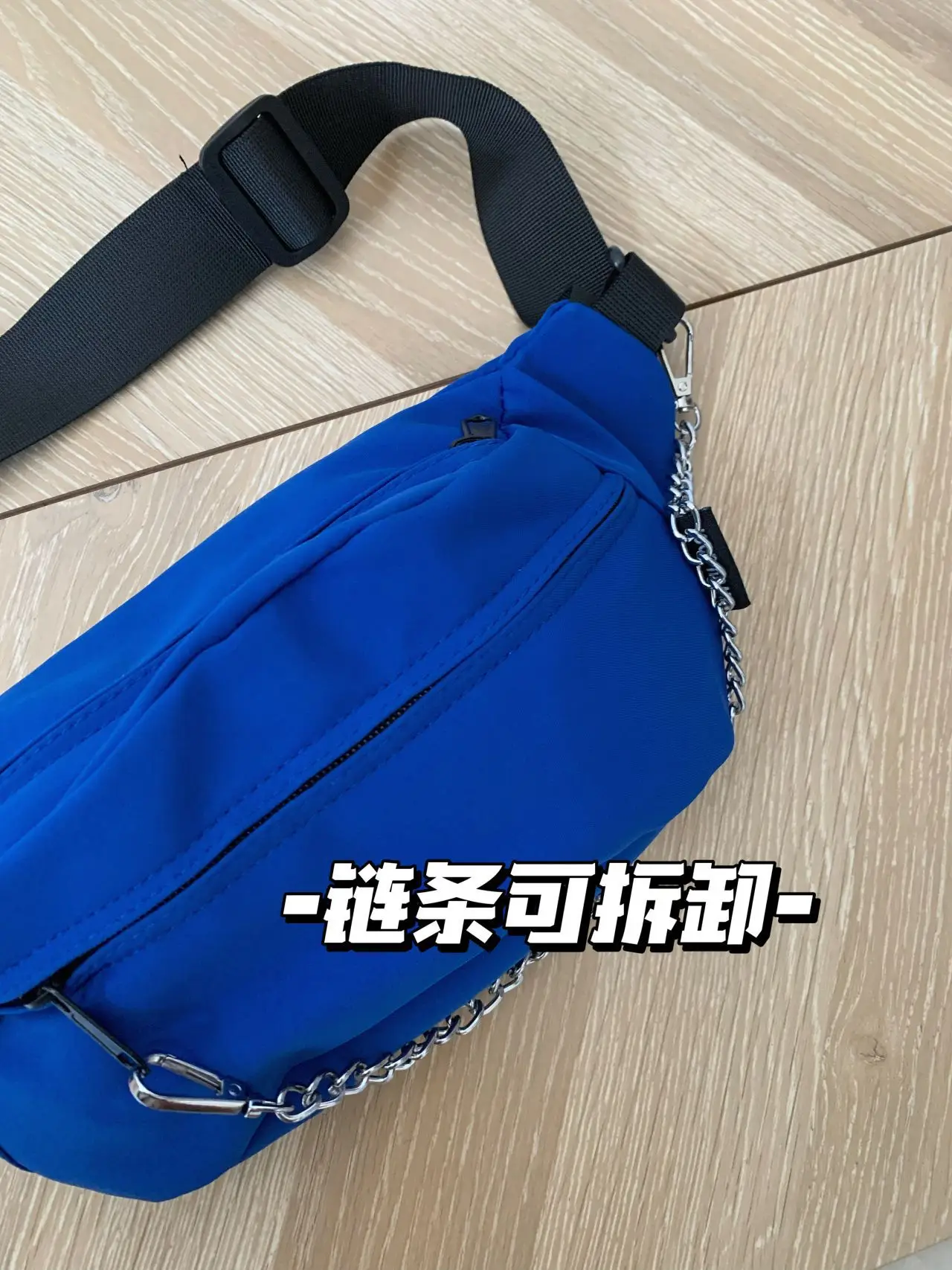 Black Korean Style Crossbody Bag with Chain Detail — feature 6