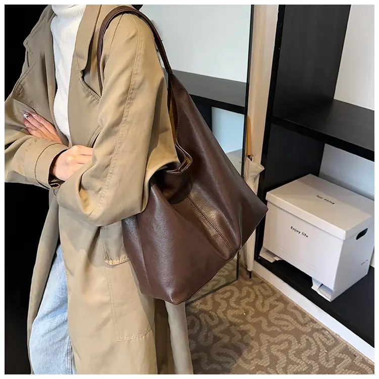 Large Capacity Leather Shoulder Bag for Women — feature 16