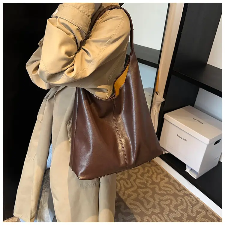 Large Capacity Leather Shoulder Bag for Women — feature 17