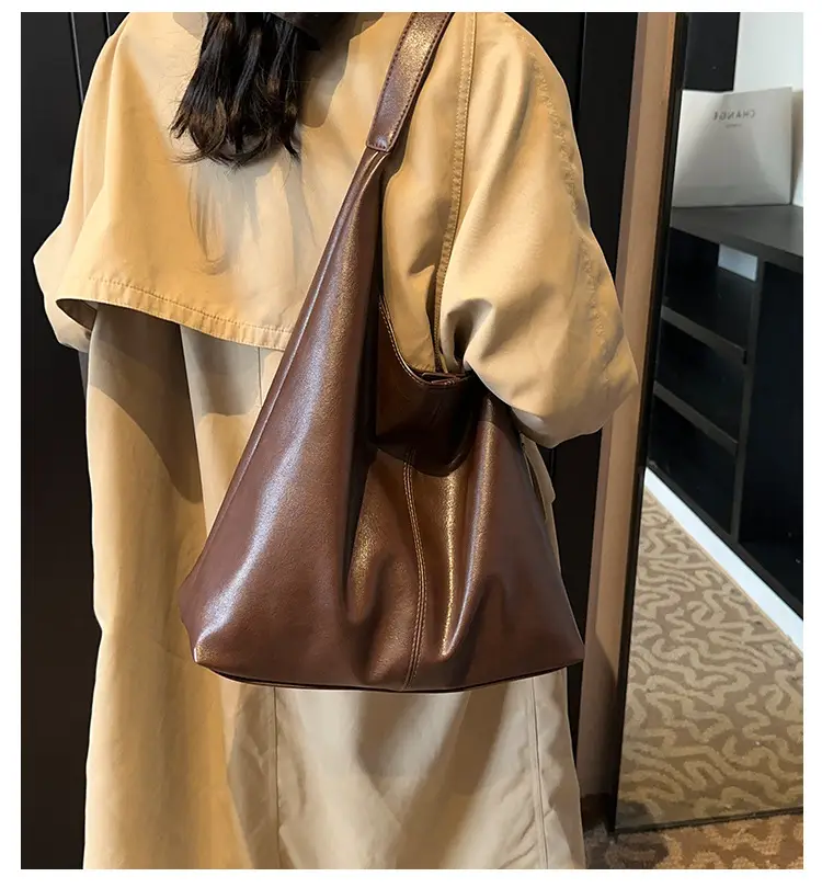 Large Capacity Leather Shoulder Bag for Women — feature 2