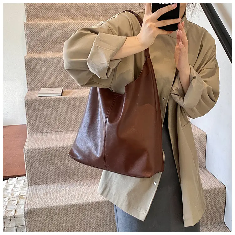 Large Capacity Leather Shoulder Bag for Women — feature 21