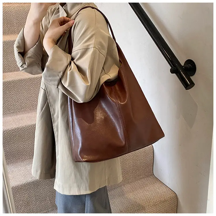 Large Capacity Leather Shoulder Bag for Women — feature 22