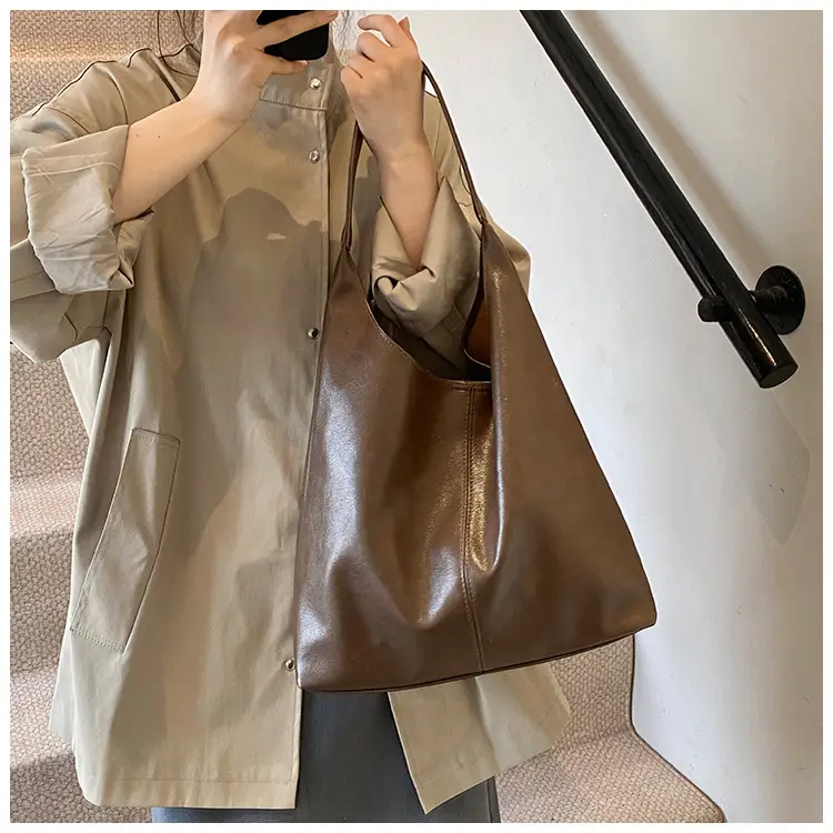 Large Capacity Leather Shoulder Bag for Women — feature 26