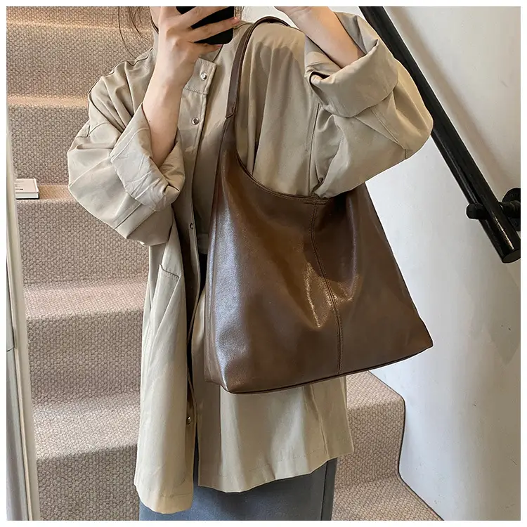 Large Capacity Leather Shoulder Bag for Women — feature 28