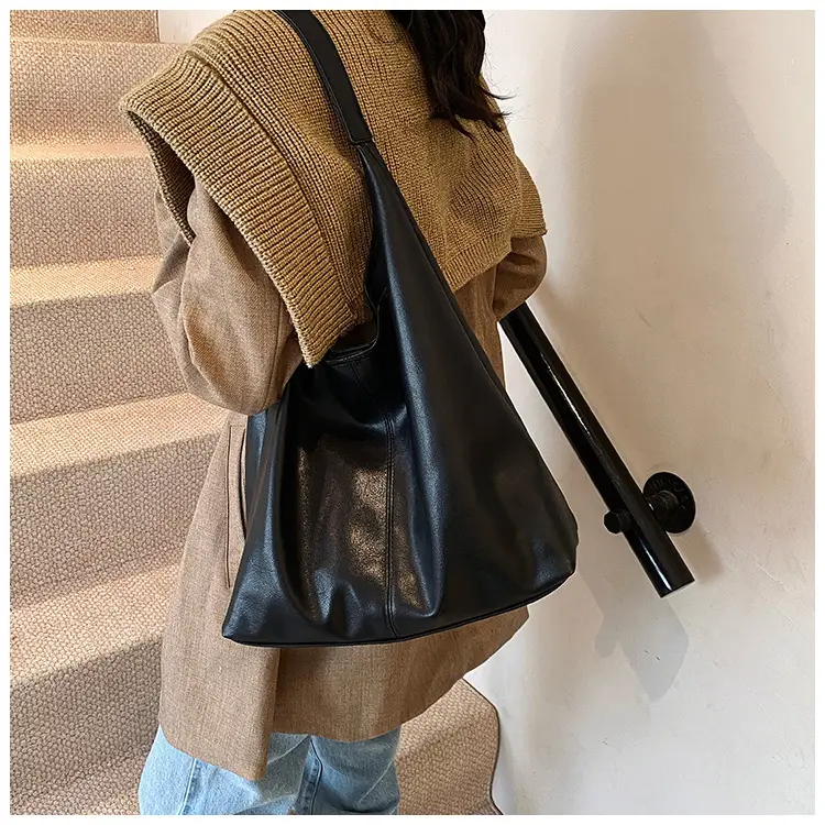 Large Capacity Leather Shoulder Bag for Women — feature 31