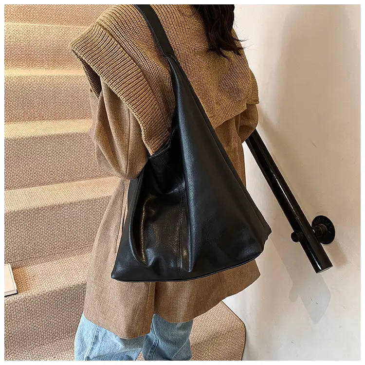 Large Capacity Leather Shoulder Bag for Women — feature 33