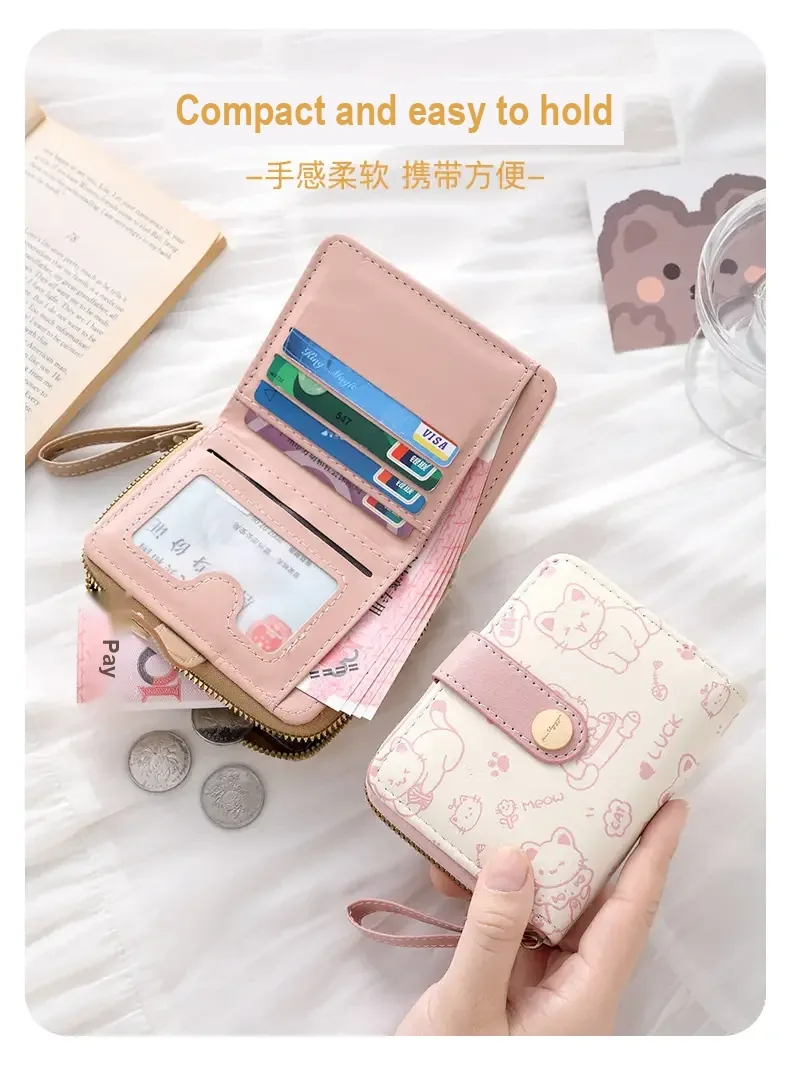 Open pink wallet and closed cream wallet shown together; Chinese caption describes handheld size and portability.