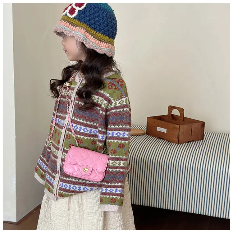 Pink Quilted Crossbody Bag with Gold Chain — feature 5