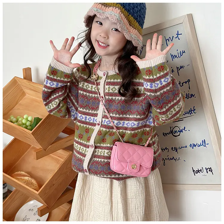Pink Quilted Crossbody Bag with Gold Chain — feature 8