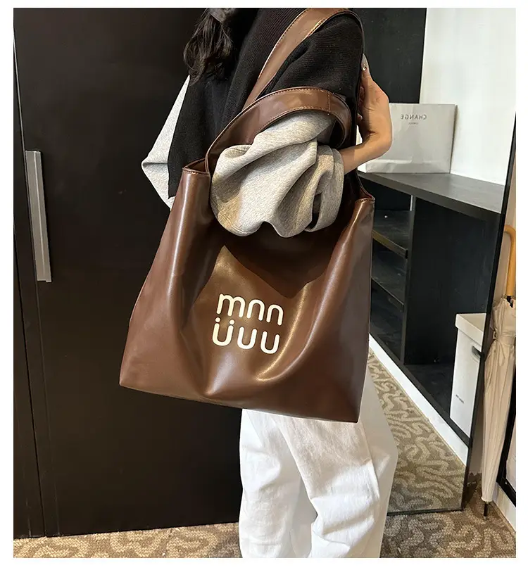 Ins Style White Leather Tote Bag with Letter Print — feature 1