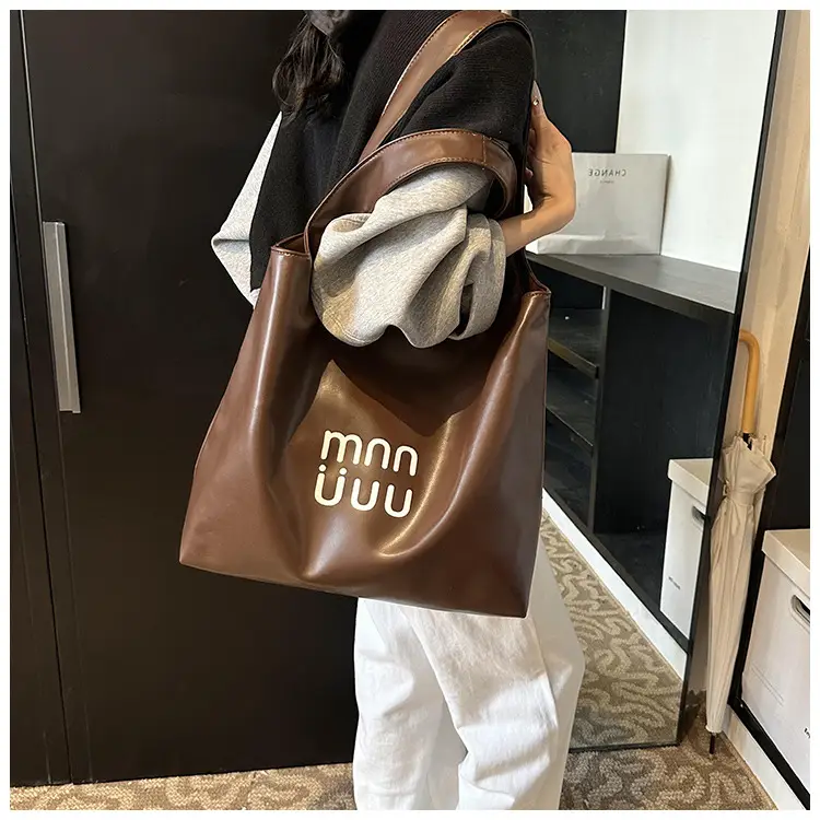 Ins Style White Leather Tote Bag with Letter Print — feature 17