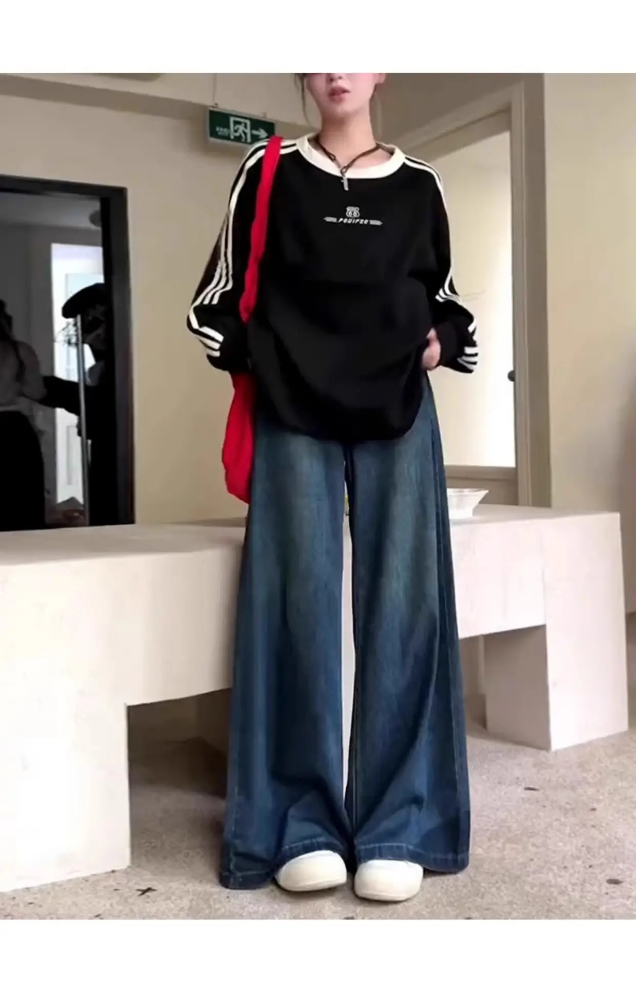 Women's Dark Blue Wide Leg Jeans Pear Shaped Body — feature 4