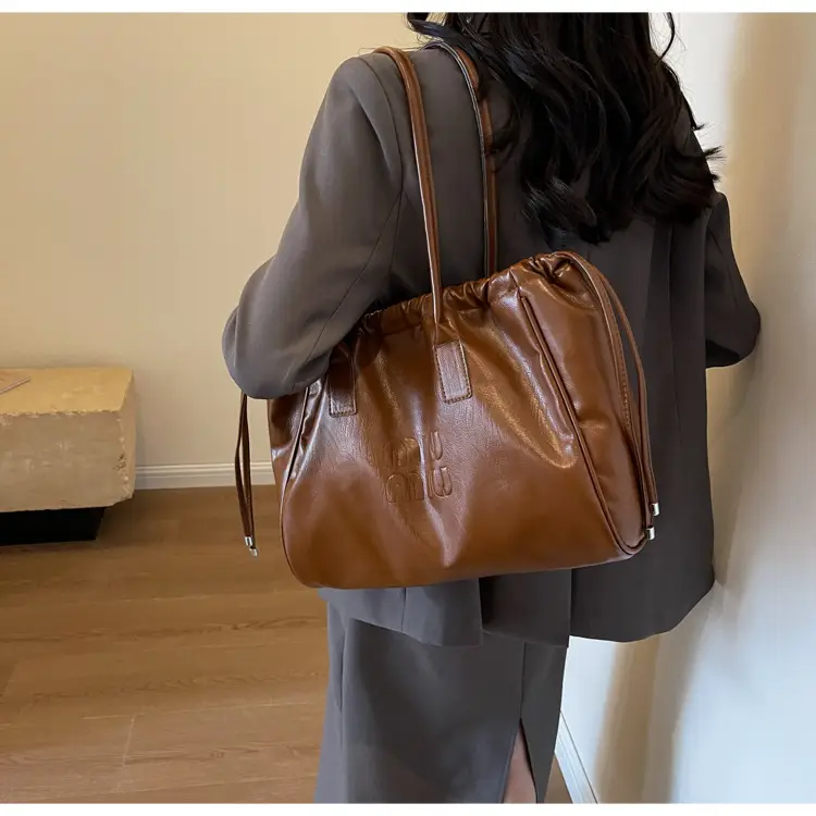 2024 Women's Black PU Shoulder Bag Large Capacity Elegant Casual Commuter Handbag — feature 14