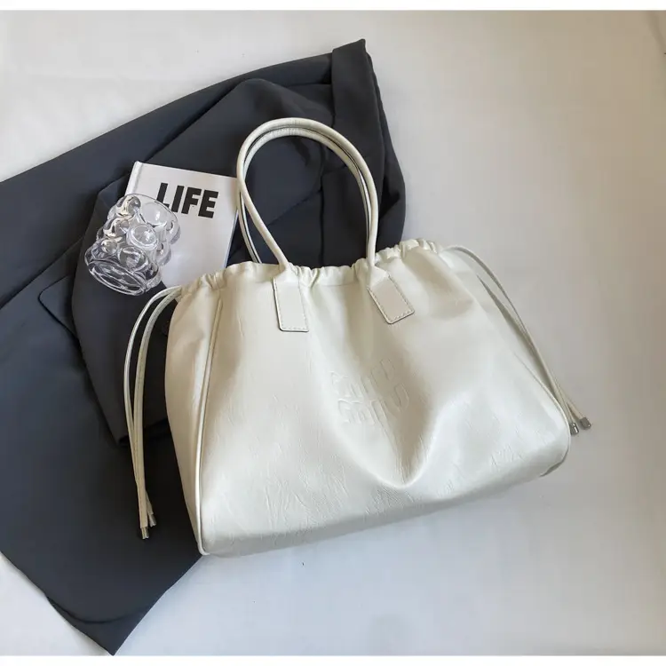 2024 Women's Black PU Shoulder Bag Large Capacity Elegant Casual Commuter Handbag