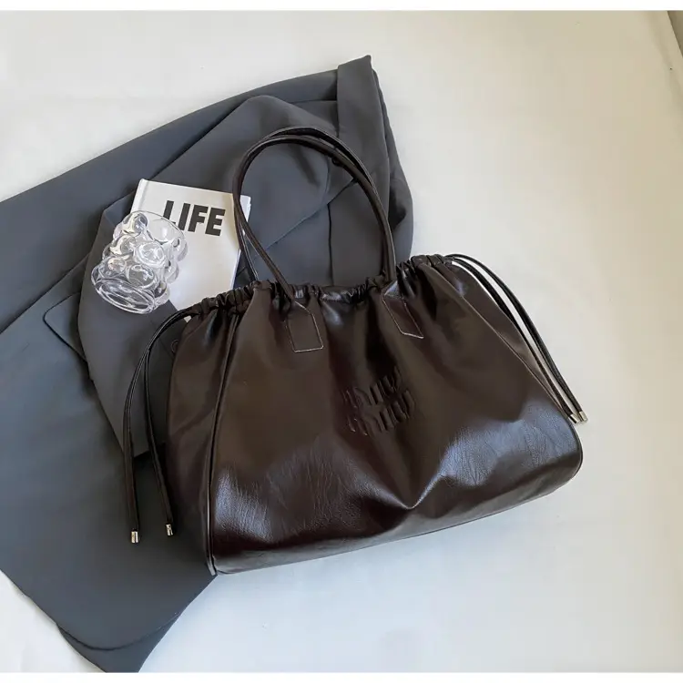 2024 Women's Black PU Shoulder Bag Large Capacity Elegant Casual Commuter Handbag