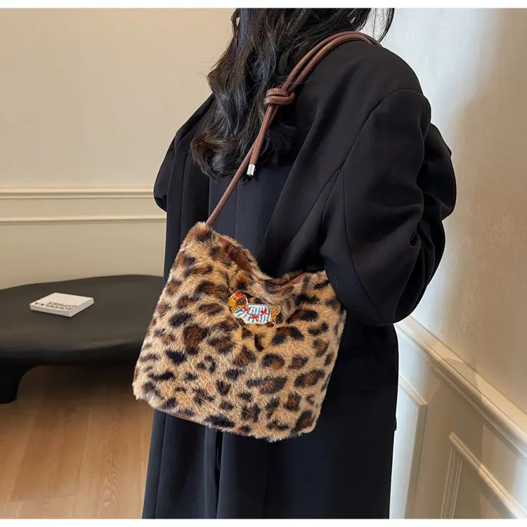 Pink Leopard Print Crossbody Bag for Women — feature 15