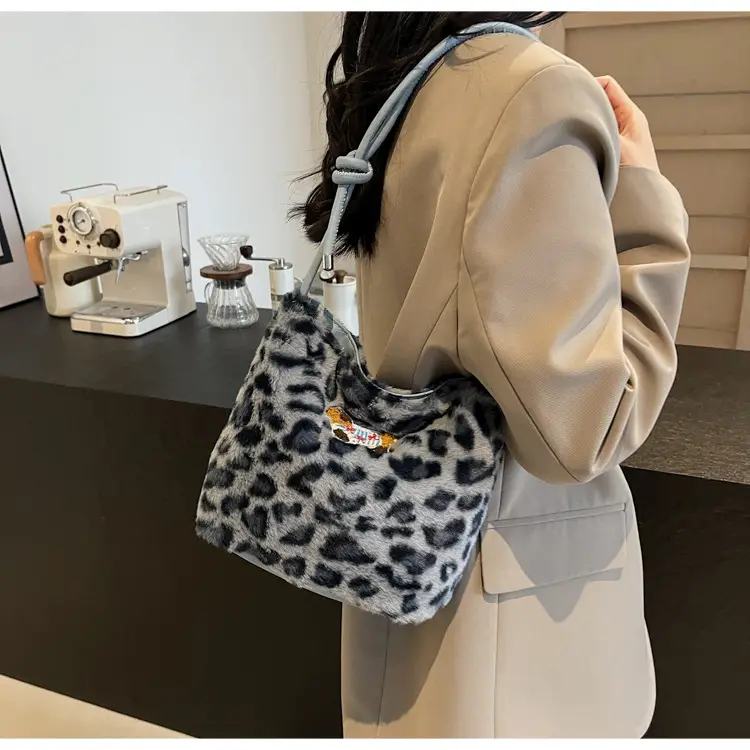 Pink Leopard Print Crossbody Bag for Women — feature 19