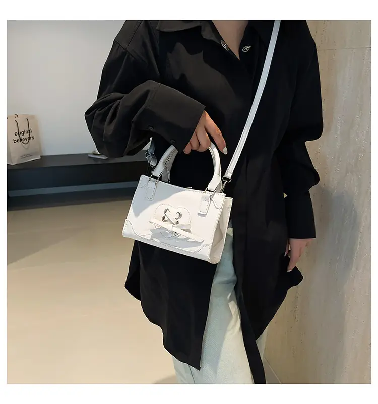 Black Korean Style Retro Shoulder Bag 2024 — feature 15