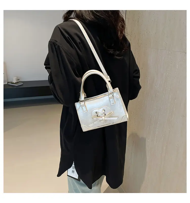 Black Korean Style Retro Shoulder Bag 2024 — feature 17