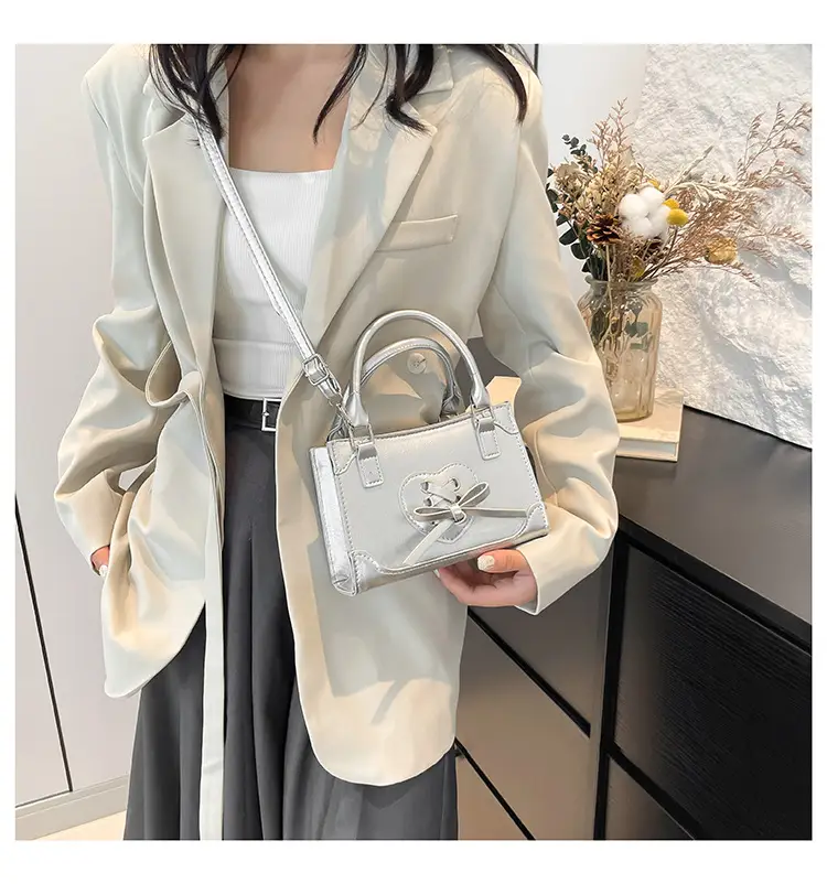Black Korean Style Retro Shoulder Bag 2024 — feature 18