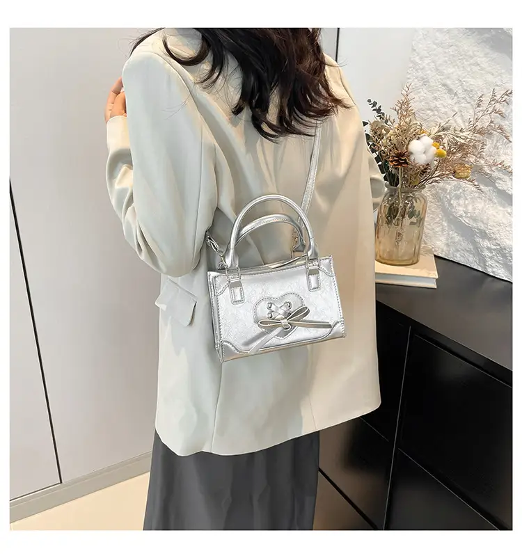 Black Korean Style Retro Shoulder Bag 2024 — feature 19