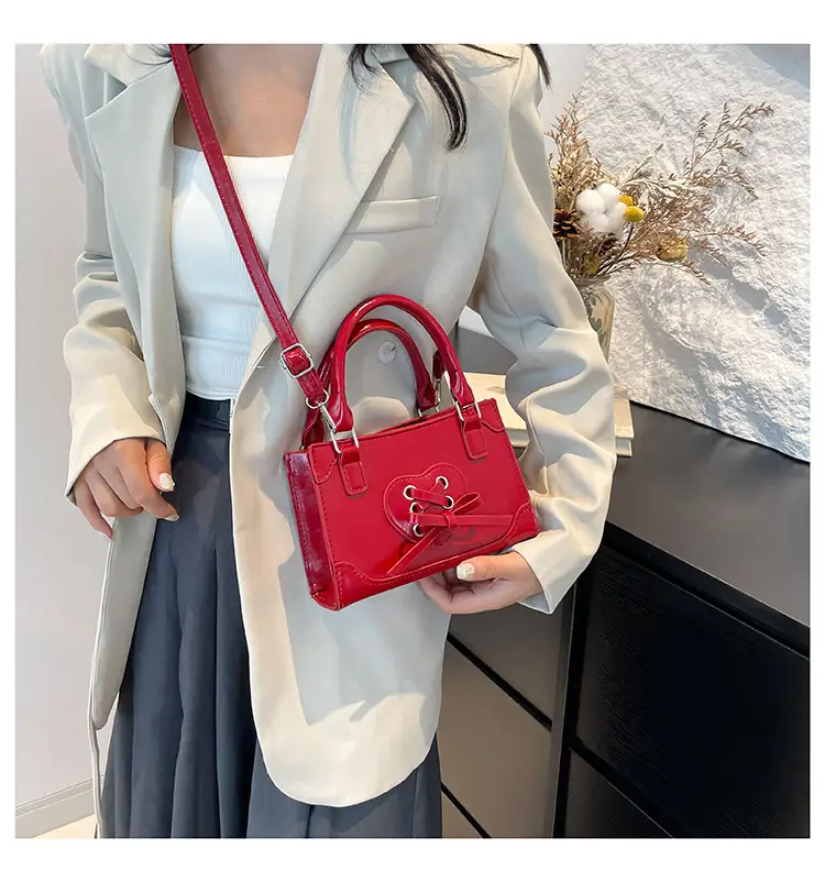Black Korean Style Retro Shoulder Bag 2024 — feature 21