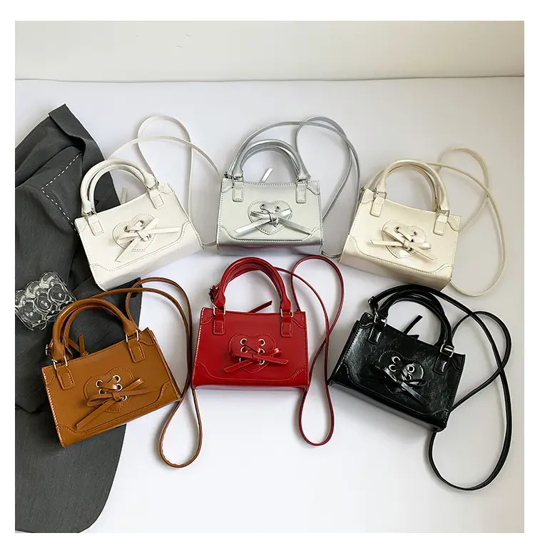 Black Korean Style Retro Shoulder Bag 2024 — feature 9