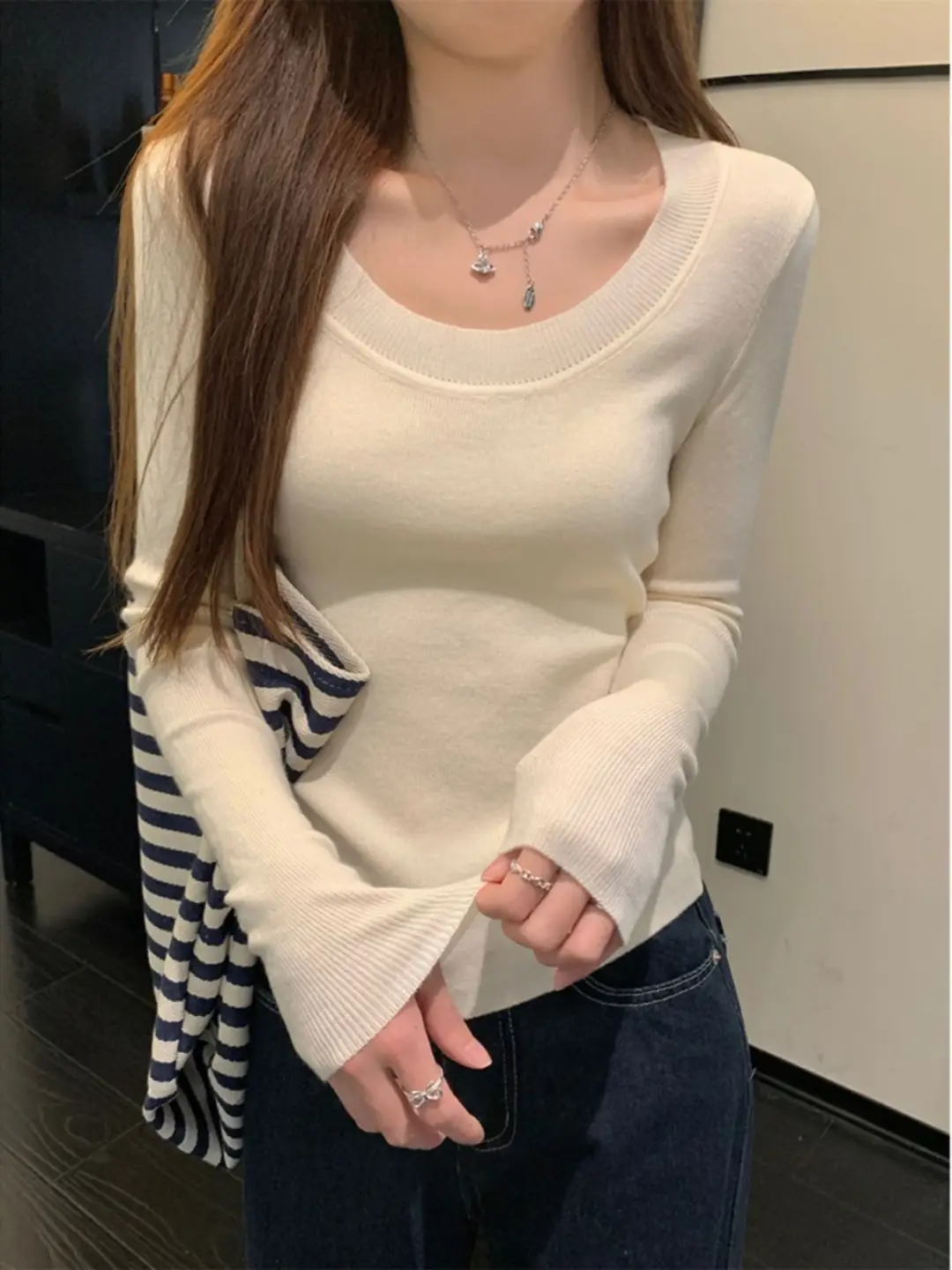 Black U-neck Sweater Women's Autumn and Winter High-end Soft Waxy Inner Sweater Base Shirt Slim-fit Slimming Elegant Top — feature 5
