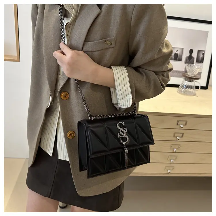 White Square Shoulder Bag for Women 2024 Autumn — feature 21